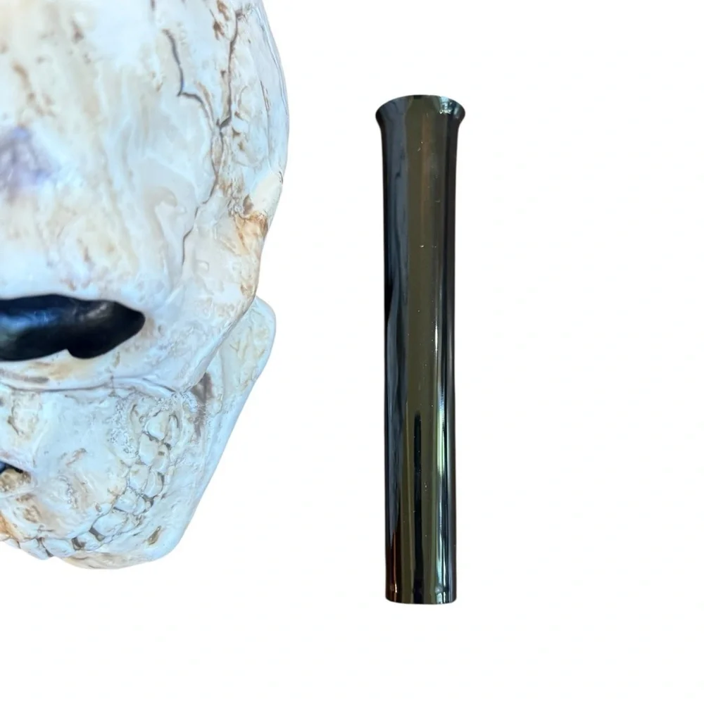 Skull with 5 vials for shots EUC Decor